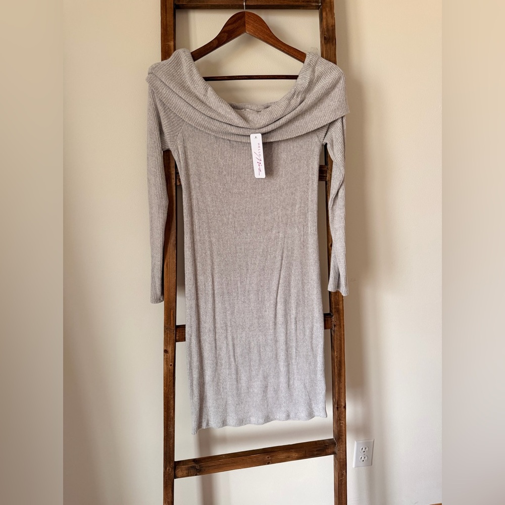 Hello MIZ Light Gray Knit Top